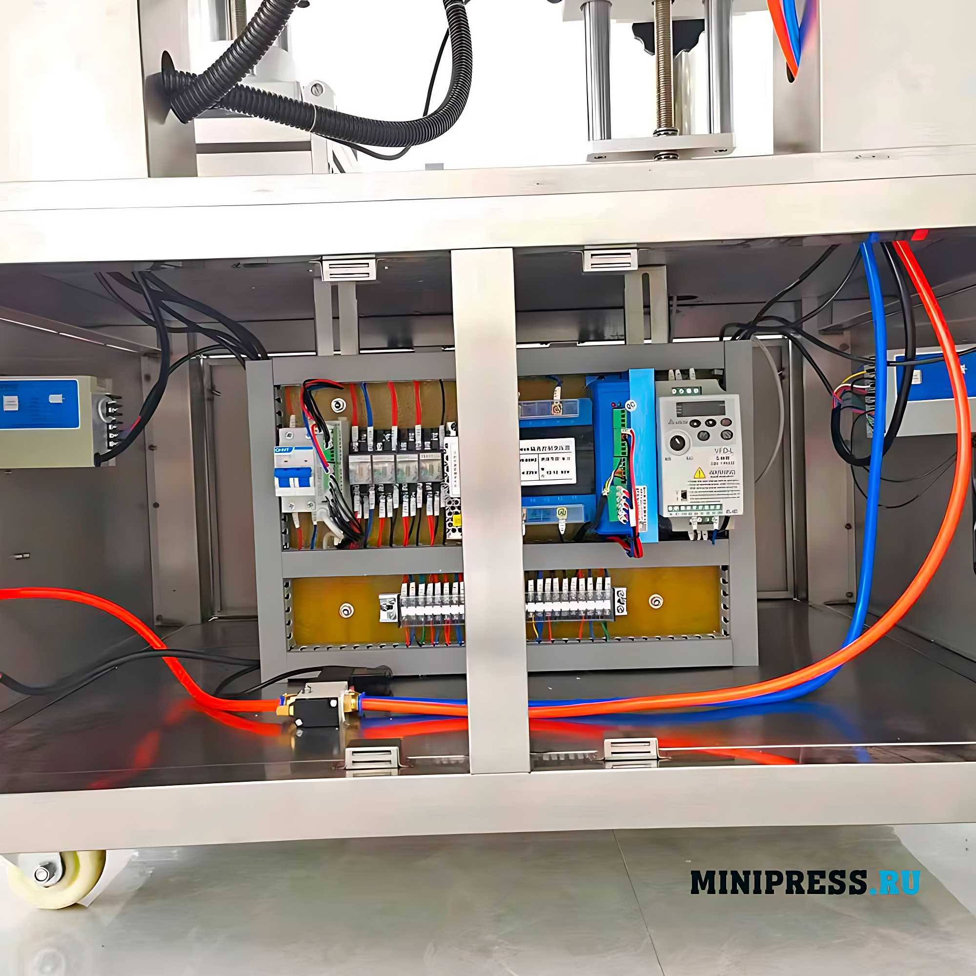 Étiqueteuse automatique pour étiquettes transparentes LJ-05