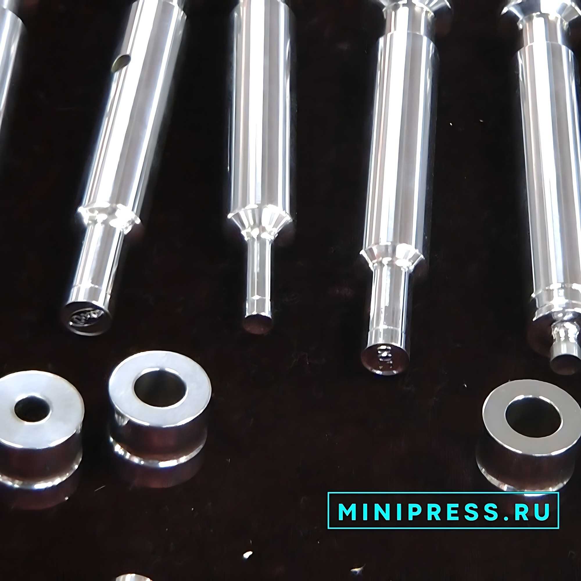 Attrezzatura semiautomatica per l'imballaggio dei granuli