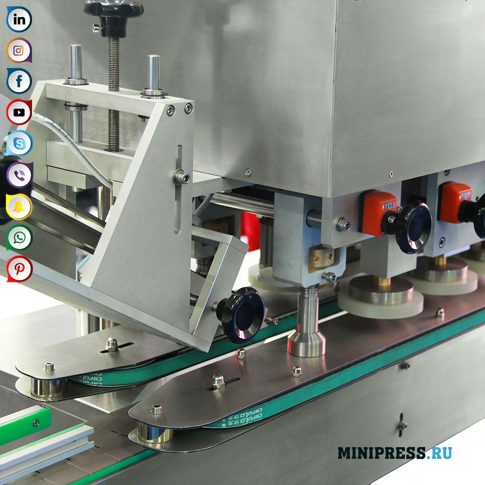 Automatic lid feeding machine followed by bottle capping