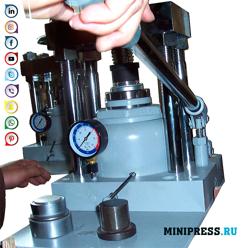 Laboratory hydraulic tablet press
