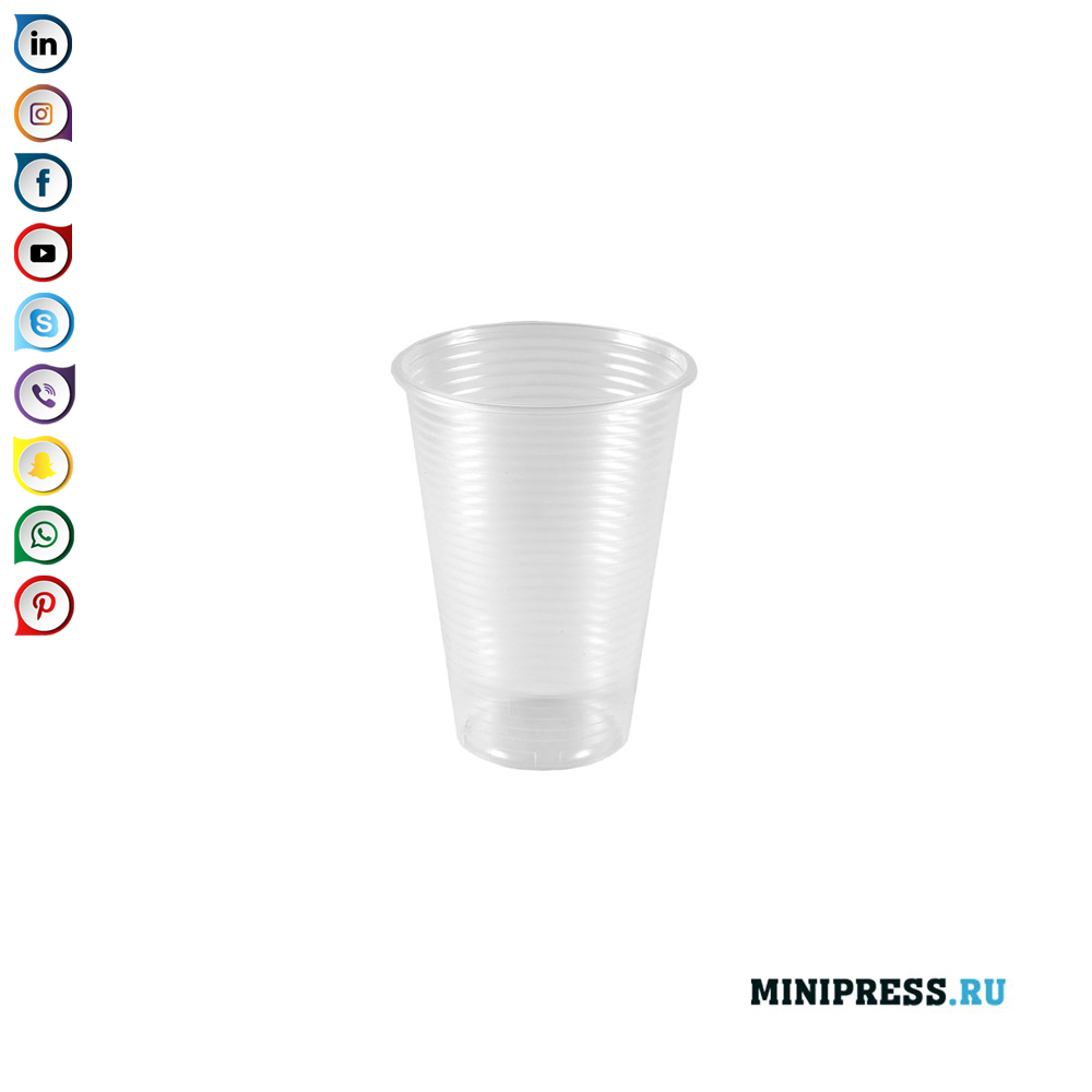 Suformuotas plastikinis puodelis