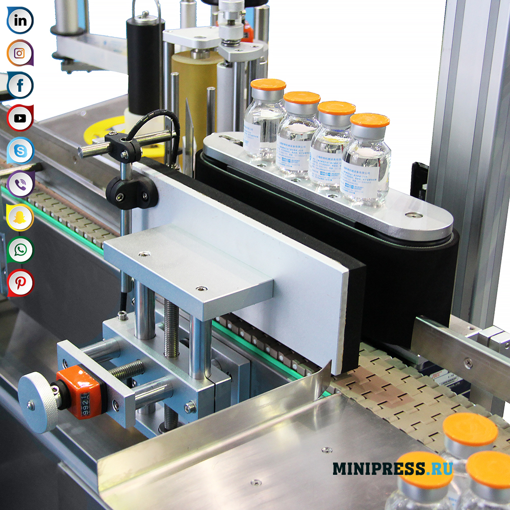 Označevalni stroj za enostransko ali dvostransko označevanje steklenih in plastičnih steklenic