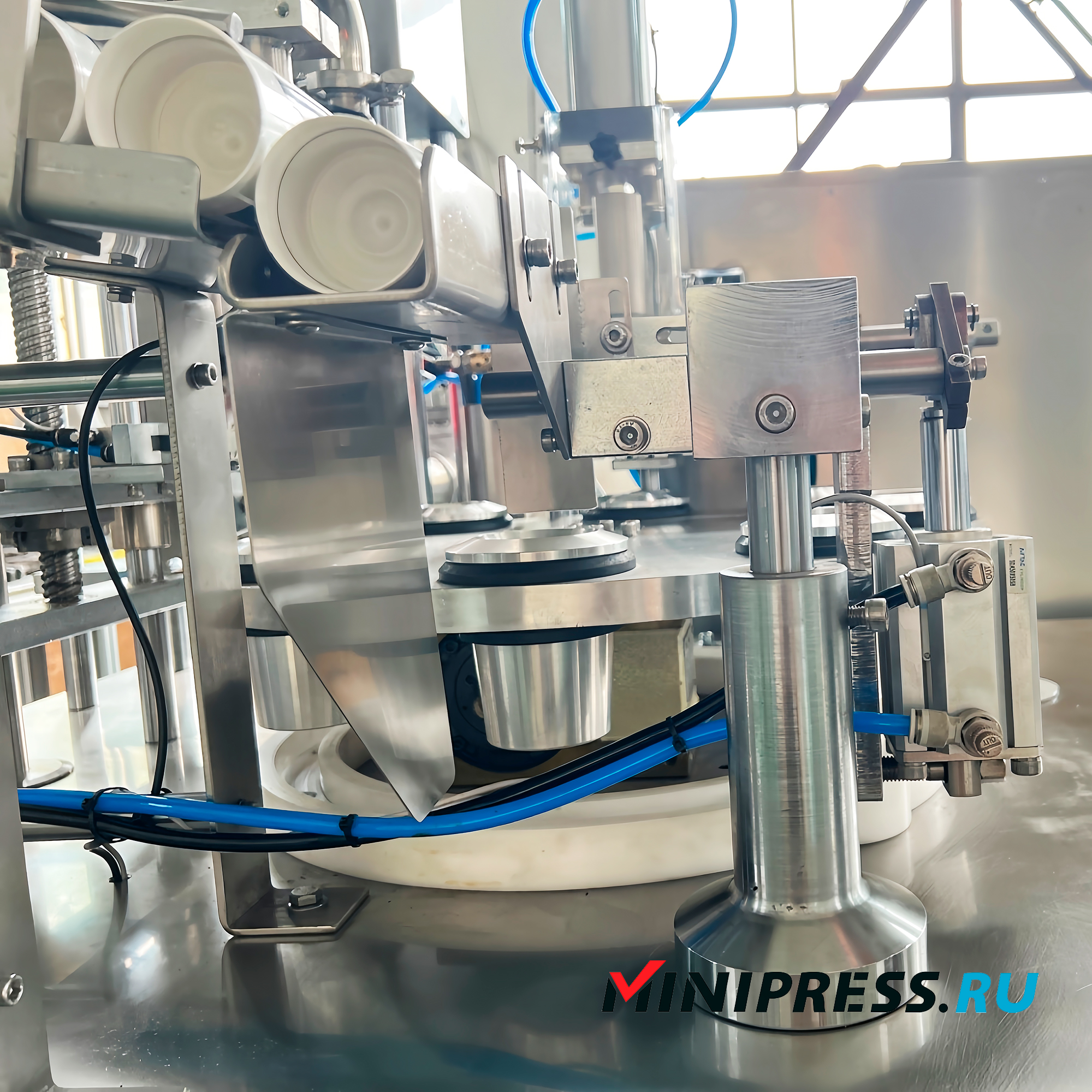 Automatic line for packing silicone and polyurethane sealant into plastic tubes MN-01