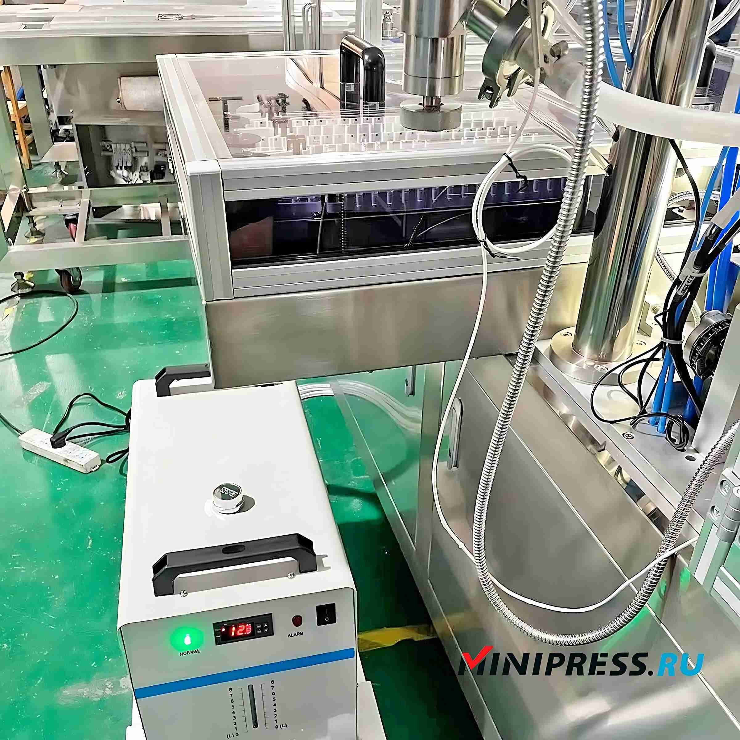 Automatic suppository packaging machine HYZ-01