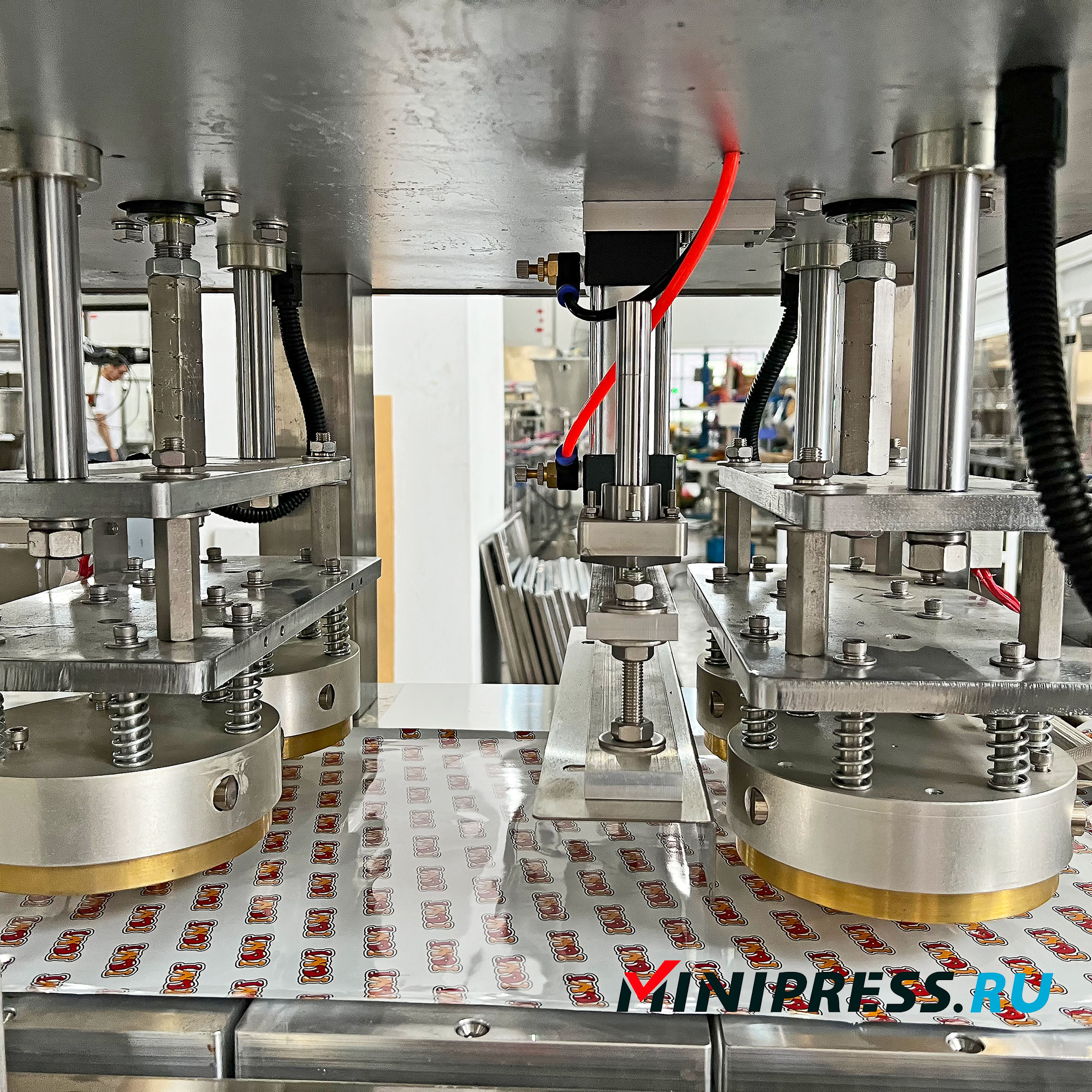 Automatische Popcorn-Verpackungsmaschine in Plastikbechern JB-01