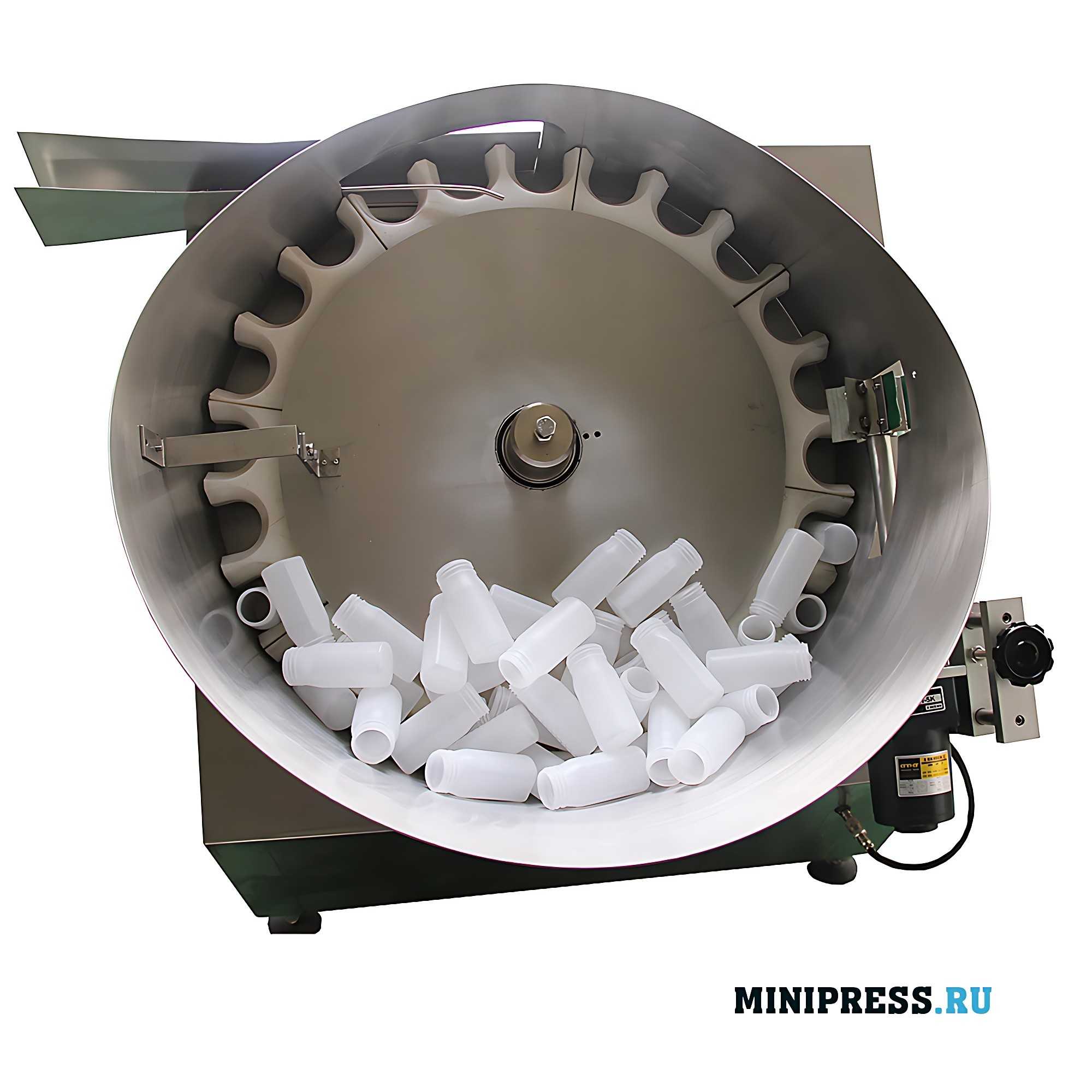 Bottle feeding machine on conveyor SP-10